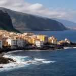 Küstenlinie Teneriffas mit Häusern aus dem Norden und Süden.